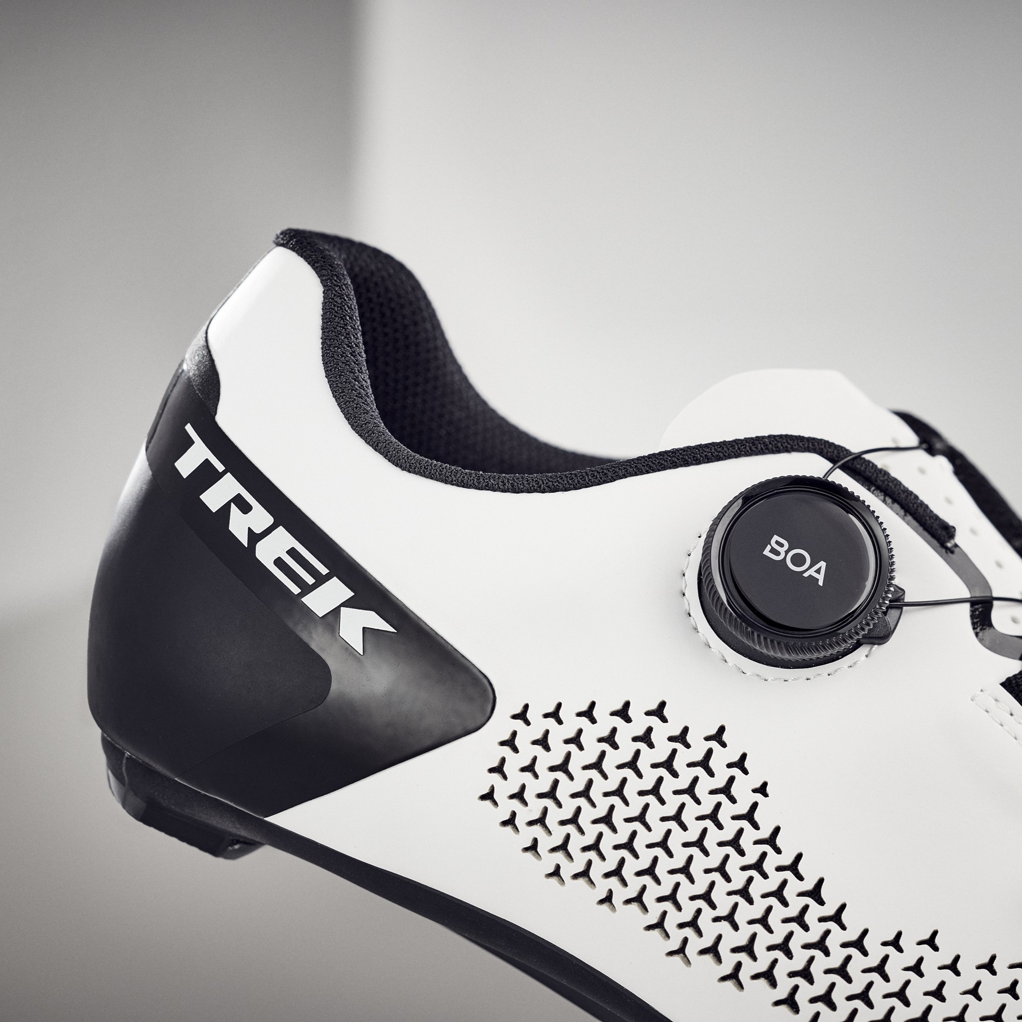 TK24_LAUNCH_Circuit Shoes_Lifestyle_03 carré